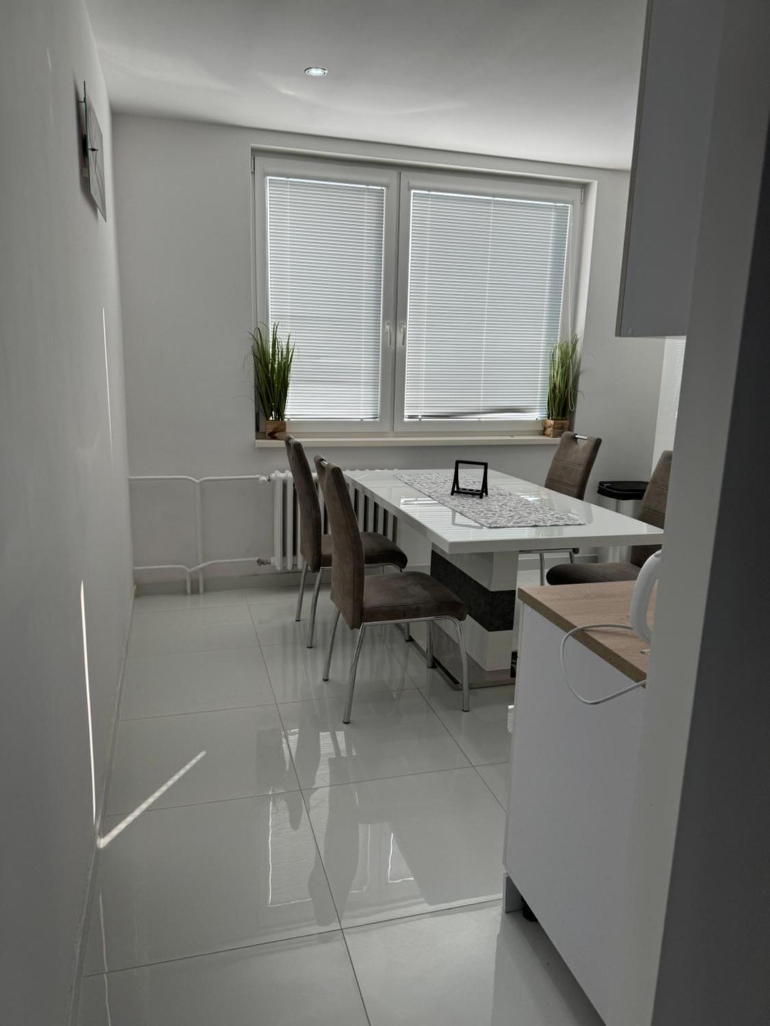 Peti Apartman Centrum Galanta Exterior photo