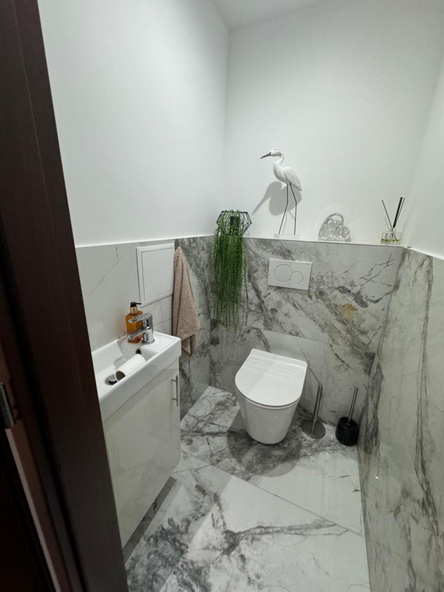 Peti Apartman Centrum Galanta Exterior photo